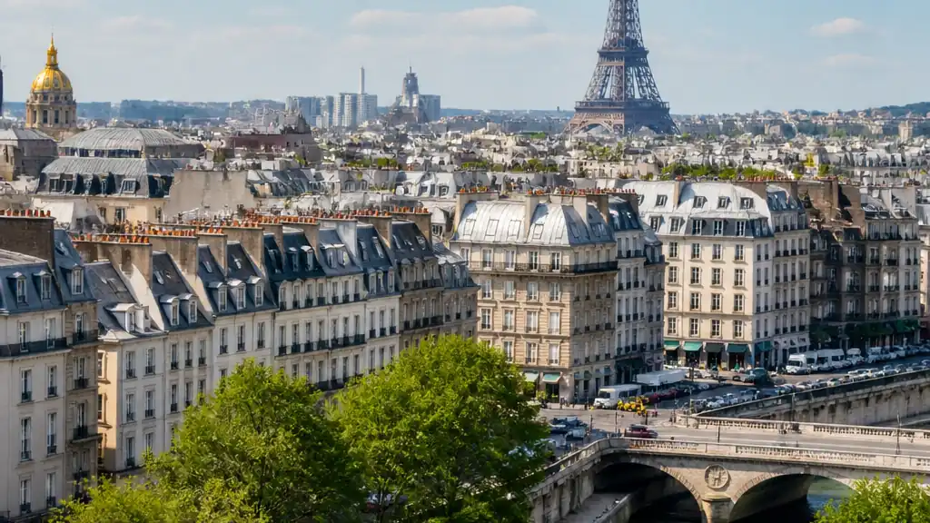 Photographie illustrant l'installation de panneaux solaires à Paris